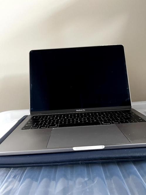 MacBook Pro 13-inch Touch Bar (2019) – i5 (2,4 GHz), Computers en Software, Apple Macbooks, Zo goed als nieuw, MacBook Pro, 13 inch