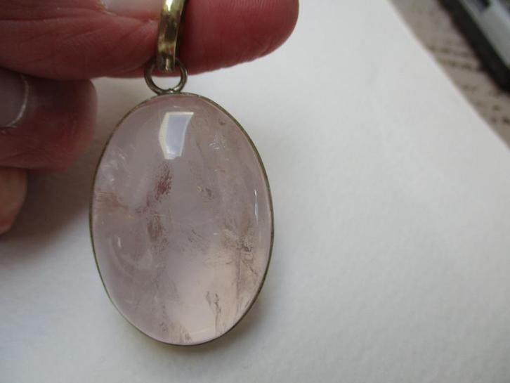 ROZEN kwarts grote hanger, met goudkleur rand en hangoog, Sieraden, Tassen en Uiterlijk, Kettinghangers, Zo goed als nieuw, Steen of Mineraal