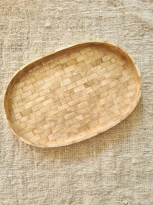 Ovaal capiz schelpen dienblad uit Bali, Huis en Inrichting, Woonaccessoires | Schalen en Manden, Nieuw, Schaal, Ovaal, Hout, Ophalen of Verzenden