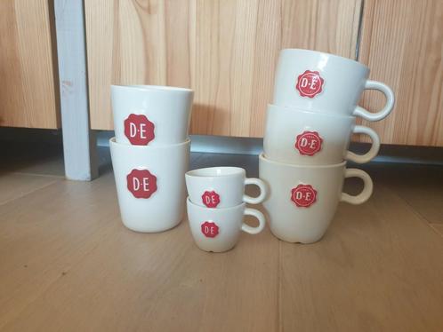 Douwe Egberts DE servies: cappuccino mokken, espressokopjes, Huis en Inrichting, Keuken | Servies, Zo goed als nieuw, Kop(pen) en/of Schotel(s)