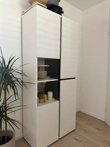 Vitrinekast MOET WEG