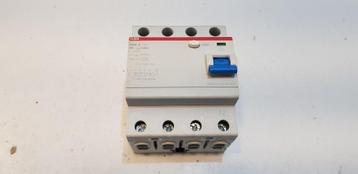 ABB Groepenkast Aardlekschakelaar F204A 40A 30mA 400V (1x) beschikbaar voor biedingen