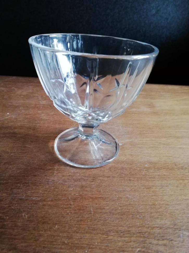Ola ijscoupe dessert glazen met patroon (5st) horeca partij, Verzamelen, Glas en Borrelglaasjes, Zo goed als nieuw, Overige typen