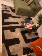 Zwart wit zacht vloerkleed design, Huis en Inrichting, Modern design, 100 tot 150 cm, Ophalen of Verzenden, Zo goed als nieuw