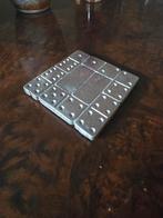 Domino Onderzetter - Royal Design massief metaal, Huis en Inrichting, Ophalen of Verzenden, Gebruikt, Glas of Kopje