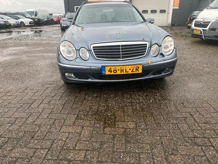 Mercedes-Benz E-Klasse 3.2 CDI V6 E320 Avantgarde AUT  Blauw, Auto's, Mercedes-Benz, Bedrijf, E-Klasse, ABS, Achteruitrijcamera