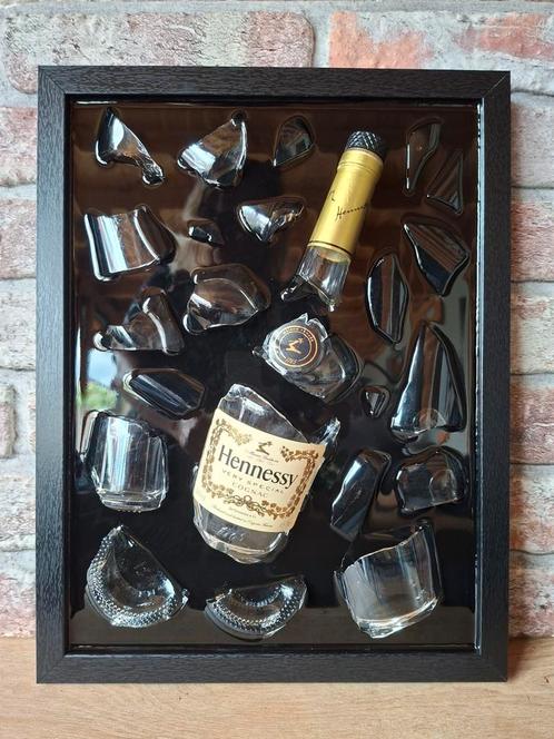Hennessy fles verwerkt in een lijst met Epoxy, Huis en Inrichting, Woonaccessoires | Lijsten, Zo goed als nieuw, Minder dan 50 cm
