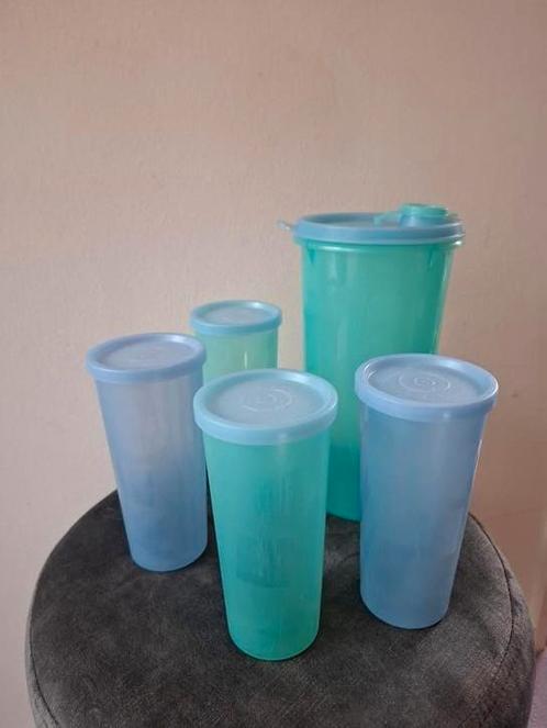 Set van 5. Schenkkan met 4 afsluitbare bekers tupperware, Huis en Inrichting, Keuken | Tupperware, Zo goed als nieuw, Beker of Kan