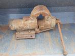 Oude zeer zware bankschroef RB 7, Doe-het-zelf en Verbouw, Gereedschap | Handgereedschap, Ophalen, Gebruikt
