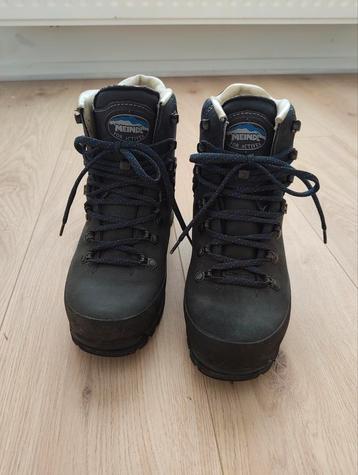 VERKOCHT Meindl schoenen diepblauw maat 40 beschikbaar voor biedingen