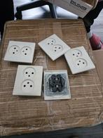 Grote partij Jung schakelmateriaal -, Ophalen, Stopcontact