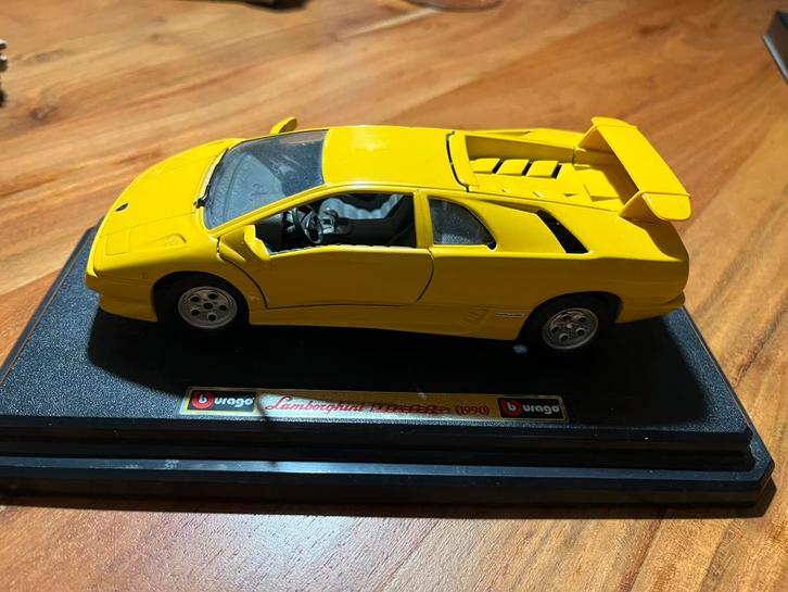 Bburago schaalmodel van de Lamborghini Diablo (1990), Hobby en Vrije tijd, Modelauto's | 1:24, Zo goed als nieuw, Bburago, Ophalen of Verzenden