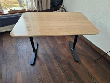 Bekant bureau IKEA voor student - afbeelding 1