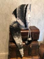 Handgemaakte Gehaakte muts met Pompoms, Kleding | Dames, Mutsen, Sjaals en Handschoenen, Maat 42/44 (L), Nieuw, Ophalen of Verzenden