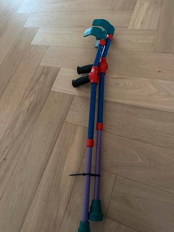 Eleboogkrukken krukken kind beschikbaar voor biedingen