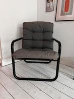 Stoel met zwart buisframe, Huis en Inrichting, Stoelen, Ophalen, Gebruikt, Zwart, Eén