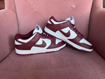 Nike Dunk Low – Team Red / White – Size 44 –Shipping Fast beschikbaar voor biedingen
