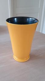 Potterie Driehoek Huizen: vintage geel-zwarte Vaas, Ophalen of Verzenden