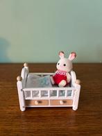 Schattig Sylvanian Families Konijntje met Wieg, Ophalen of Verzenden, Zo goed als nieuw, Overige typen