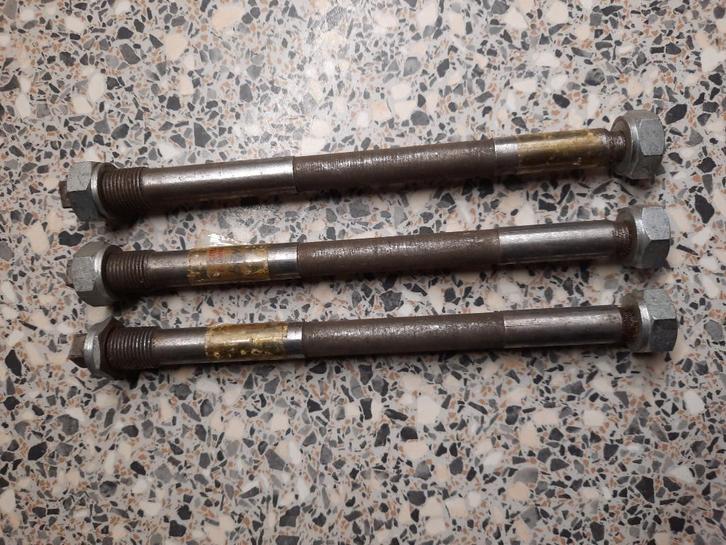 N.O.S 3 x benelli ?? assen steekas as, Fietsen en Brommers, Brommeronderdelen | Oldtimers, Nieuw, Overige merken, Overige typen