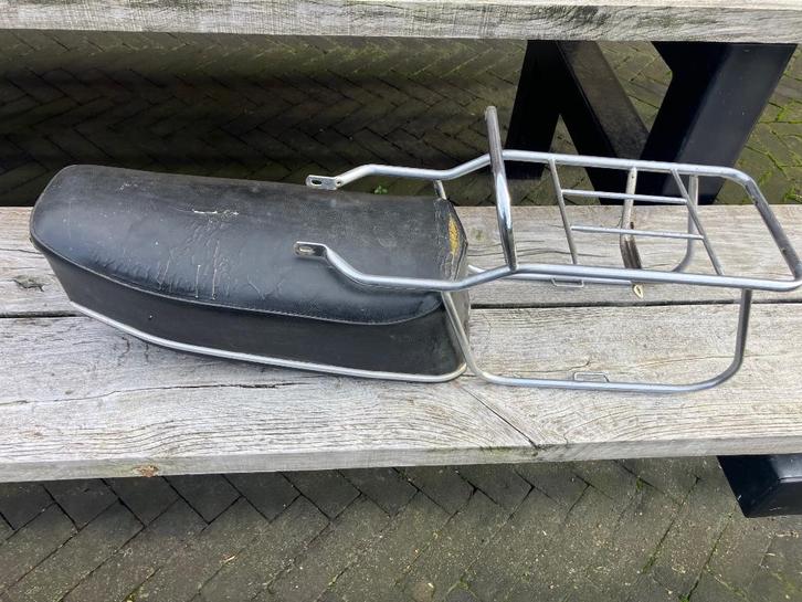 Kort buddyseat en bagagedrager Kreidler RS '68-'72., Fietsen en Brommers, Brommeronderdelen | Kreidler, Gebruikt, Zadel, Ophalen of Verzenden
