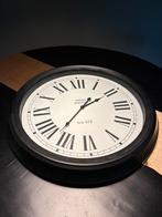 Grote station wand klok 62 cm, Huis en Inrichting, Woonaccessoires | Klokken, Ophalen of Verzenden, Gebruikt, Analoog, Wandklok