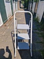 Te koop: huishoudtrapje/keukentrapje, Doe-het-zelf en Verbouw, Ladders en Trappen, Ophalen, Gebruikt, Opvouwbaar of Inschuifbaar