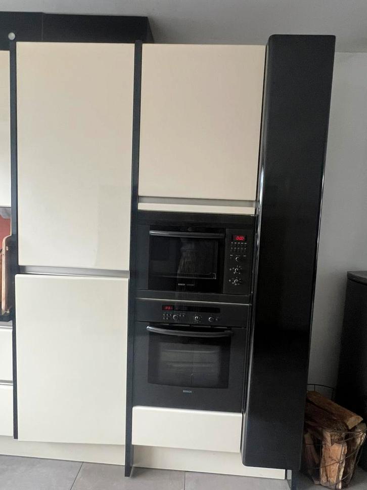 SIEMATIC BEIGE ZWART HOOGGLANS KASTENWAND APOTHEKERSKAST, Huis en Inrichting, Keuken | Keukenelementen, Zo goed als nieuw, 200 cm of meer