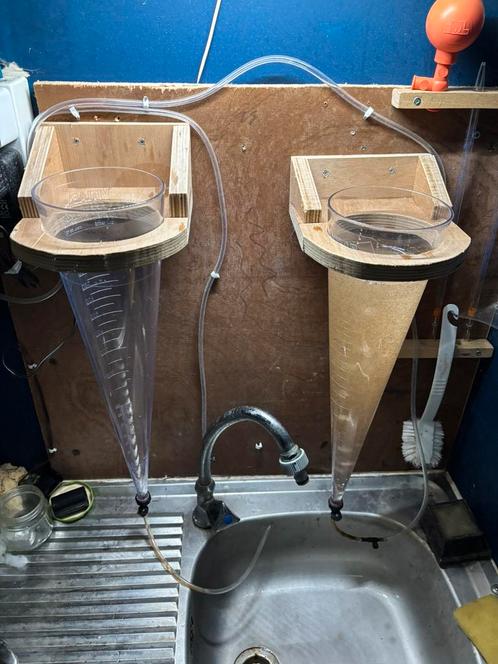2 Artemia kweekset kegels van 1liter inhoud, Dieren en Toebehoren, Vissen | Aquaria en Toebehoren, Zo goed als nieuw, Overige typen