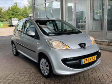 Peugeot 107 1.0 5DR • NAP • NIEUWE APK • ZILVERGRIJS • 2KEYS beschikbaar voor biedingen