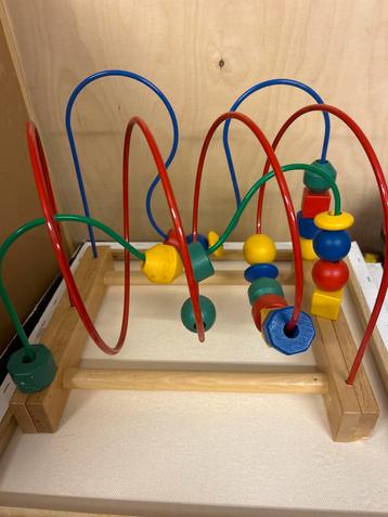 Houten kralenbaan speelgoed beschikbaar voor biedingen
