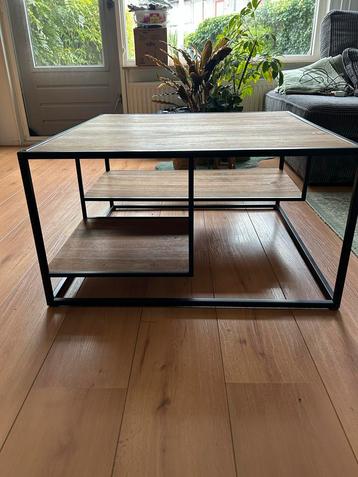 Salontafel 75x75x40 cm beschikbaar voor biedingen