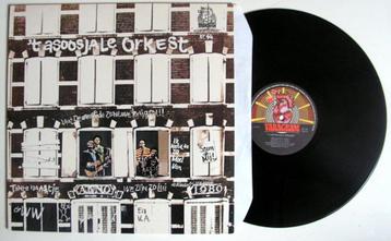 T Asoosjale Orkest 'T Asoosjale Orkest 13 nrs LP ZEER MOOI beschikbaar voor biedingen