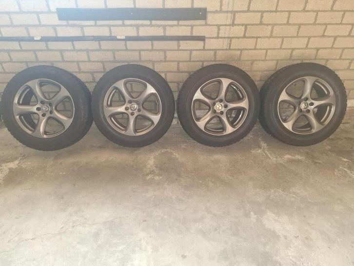 Alfa Romeo Stelvio Winterbanden + Velgen Origineel, Auto-onderdelen, Banden en Velgen, Banden en Velgen, Winterbanden, 18 inch