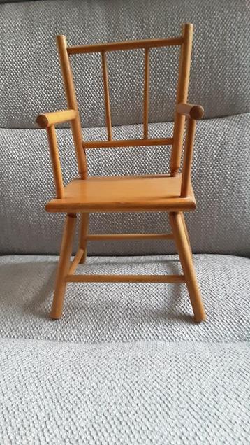 poppenstoeltje beschikbaar voor biedingen