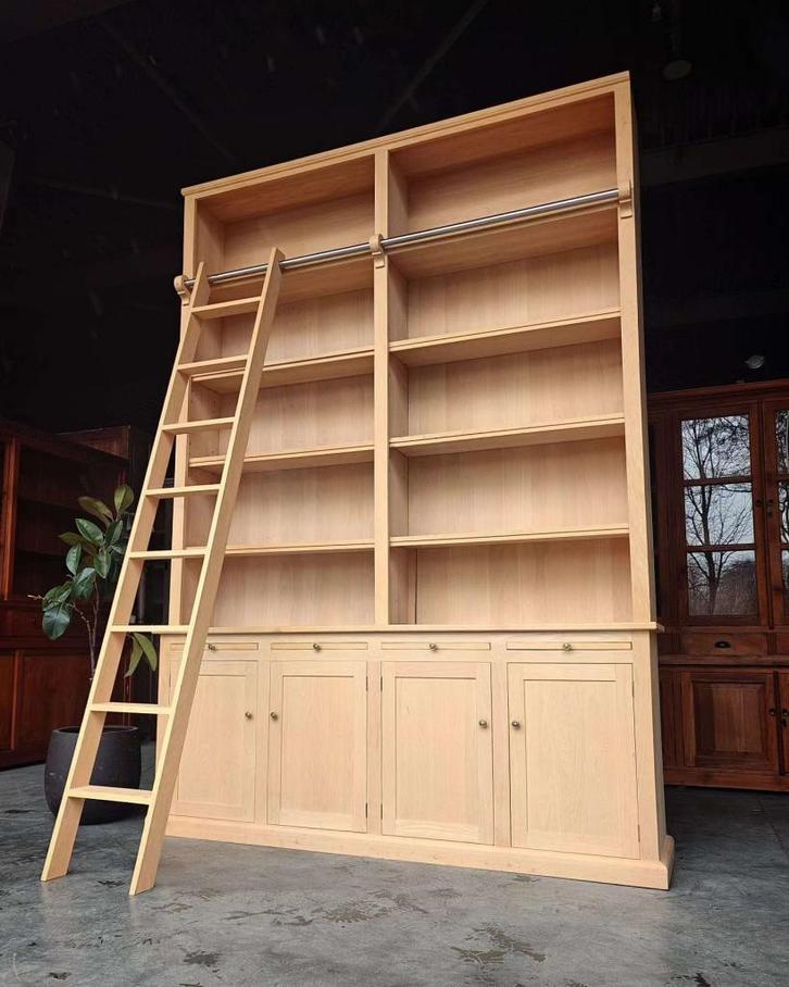 Hoge Boekenkast | Strakke Bibliotheekkast met ladder #2641, Huis en Inrichting, Kasten | Boekenkasten, Gebruikt, 200 cm of meer