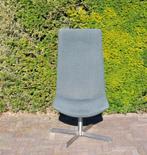 Nette draaistoel (relaxfauteuil) met bijpassend voetenbankje, Ophalen, Zo goed als nieuw, 50 tot 75 cm