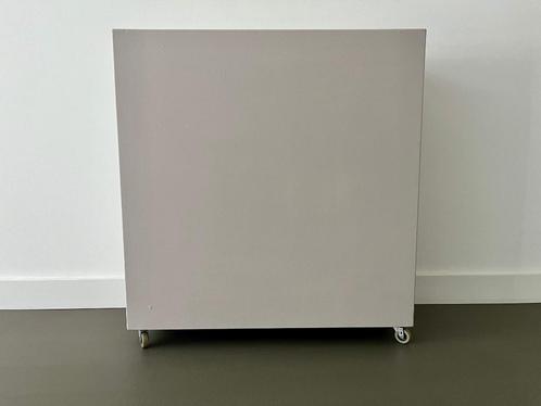 Zuil | Sokkel | Verrijdbaar | Wielen | Stekker & Stopcontact, Huis en Inrichting, Woonaccessoires | Zuilen en Pilaren, Zo goed als nieuw