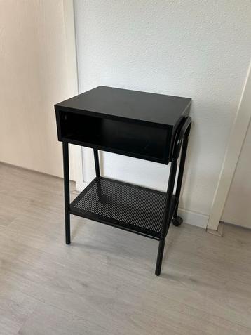 2 IKEA nachtkastjes - zwart beschikbaar voor biedingen
