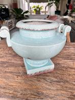 PTMD grote vaas, met oren ( louvre ) turquoise/lichtblauw, Ophalen, Blauw, Aardewerk of Porselein, Zo goed als nieuw