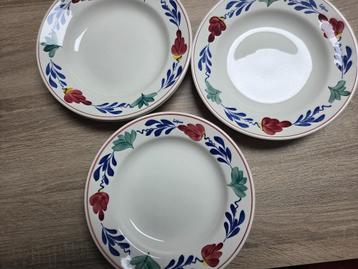 Boerenbont diepe borden California, Maastricht, handpainted beschikbaar voor biedingen