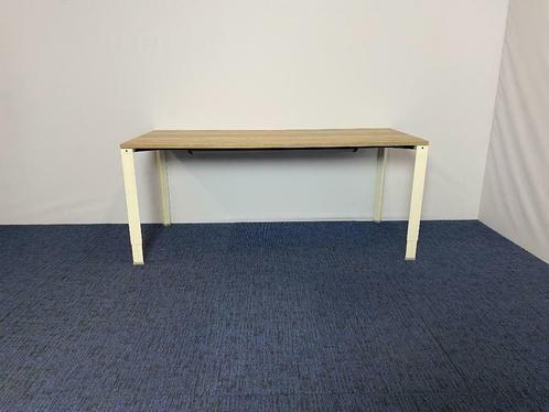31 x Bureau Ahrend 700 (slinger), nieuw blad, 180 x 80 cm., Huis en Inrichting, Bureaus, Gebruikt, Bureau, In hoogte verstelbaar