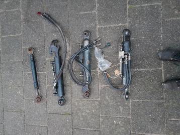 Hydraulische  topstangen  beschikbaar voor biedingen