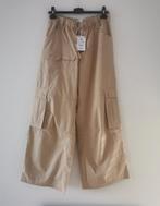 Bershka cargo broek mt. 40, Maat 38/40 (M), Verzenden, Beige, Nieuw