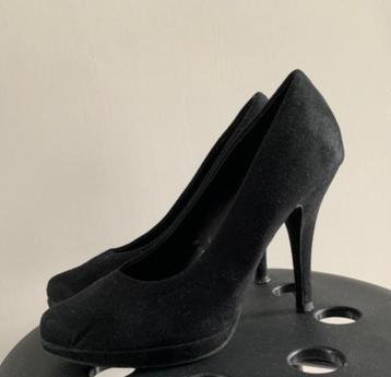 Zwarte & beige Pumps maat 38! beschikbaar voor biedingen