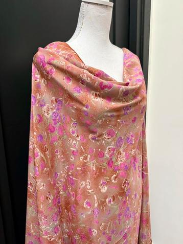 Zijde Crêpe de Chine textiel stof 4.10 m x 1.40 m beschikbaar voor biedingen