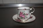 kop en schotel fine bone china, Huis en Inrichting, Keuken | Servies, Ophalen of Verzenden, Gebruikt, Overige stijlen, Kop(pen) en/of Schotel(s)