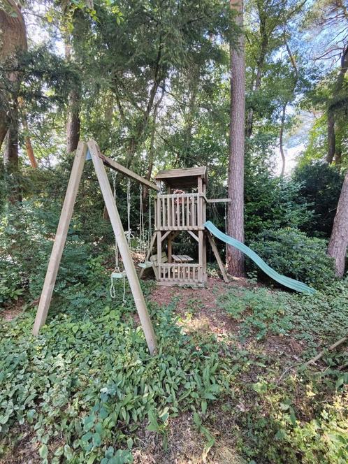 Speelkasteel met glijbaan, trap, tafel, schommels, Kinderen en Baby's, Speelgoed | Buiten | Speeltoestellen, Gebruikt, Glijbaan