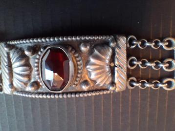Antieke armband met granaat aangepast tot halsketting choker beschikbaar voor biedingen