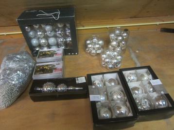 BALLEN COMPLETE LUXE SET voor aankleding KERST BOOM ZILVER beschikbaar voor biedingen
